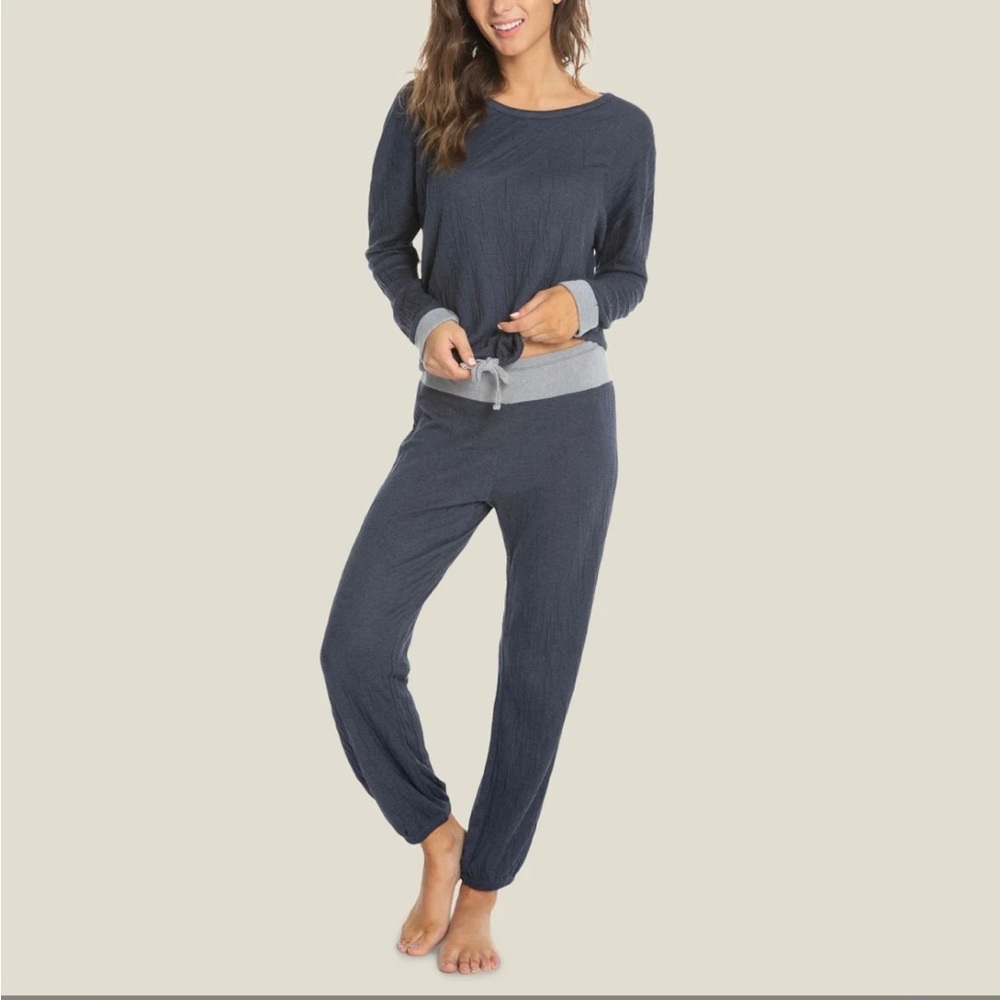 NWT barefoot dreams, women’s crinkle pajamas